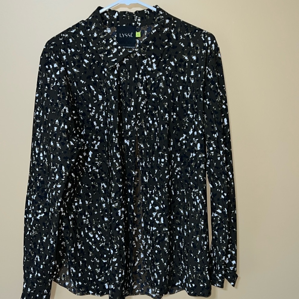 LYSSE button up blouse. Like new. Brown/ black/cream print.